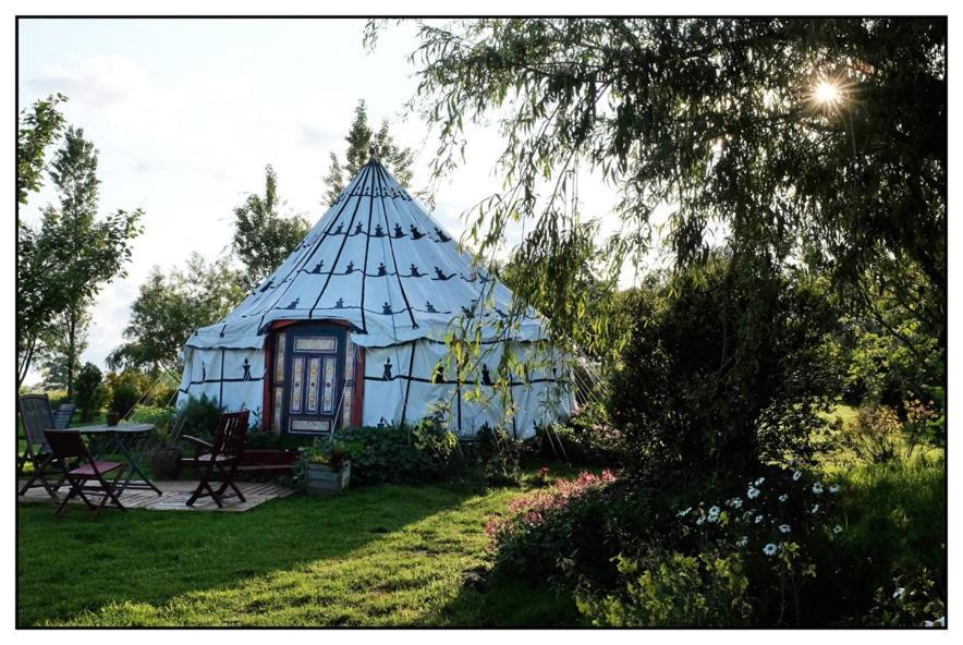 Au Bonheur Nomade Hotel Livry  Exterior photo